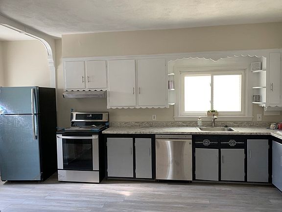 2nd image of 128 Winthrop St #2