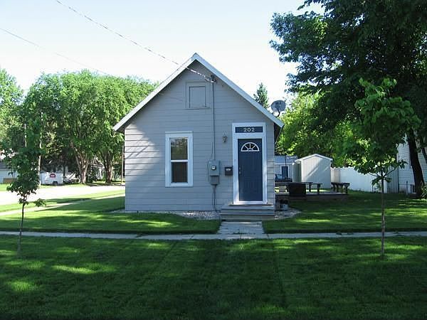 1st image of 202 8th Ave S