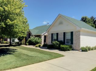 5555 Hennsley Cir, Weldon Spring, MO 63304