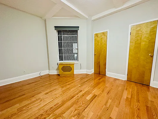 Rented by DeSimone Real Estate | media 10