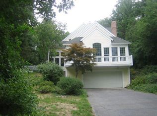 18710 Appletree Ln, Spring Lake, MI 49456