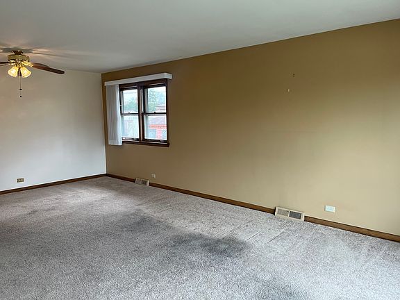4th image of 9042 Bartlett Ave