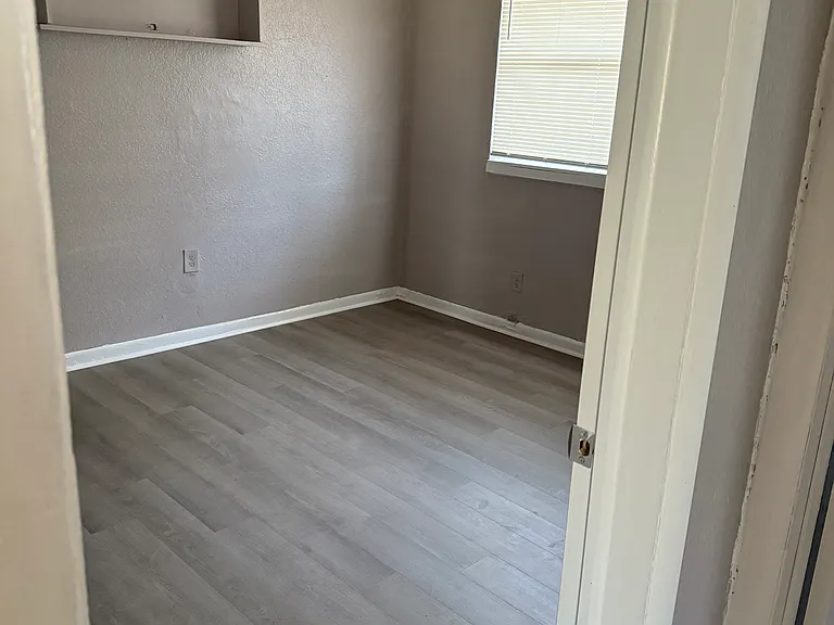 3020 Barnett St — Photo 14