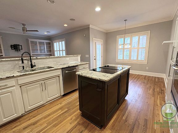5th image of 403 Mossy Ledge Ln