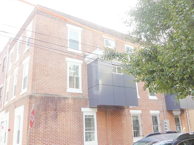 1000 S 2nd St #3 — Photo 2