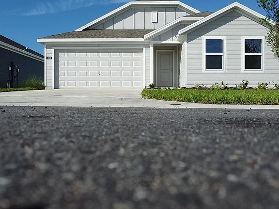 3rd image of 506 Oak Creek Lane