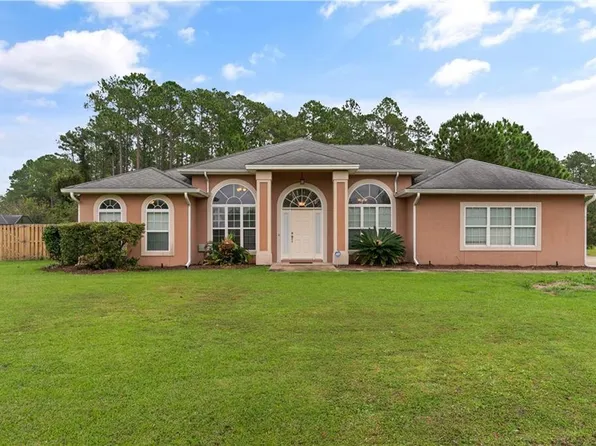 165 Lakes Dr, Brunswick, GA 31523
