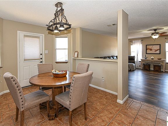 4th image of 3209 Windfield Dr