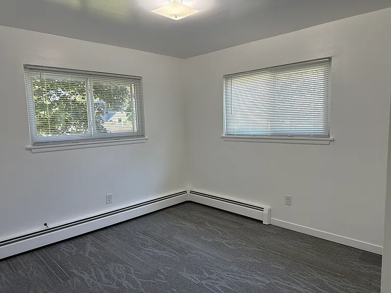 211 E Main St #4 — Photo 12