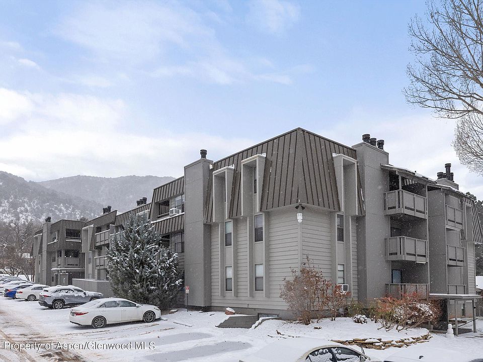 1st image of 1527 Blake Ave APT 207