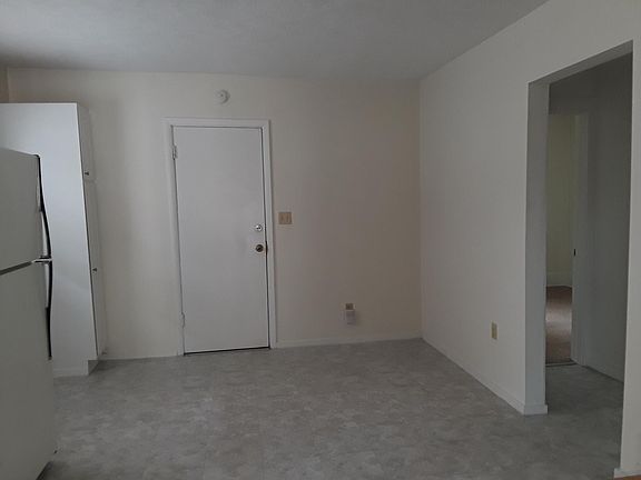 3rd image of 715 E 4th St Floor 2