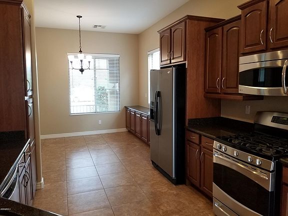 4th image of 17549 W Aster Dr