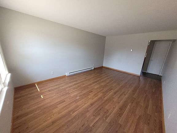 2nd image of 3204-3206 Runway Ave #Eau