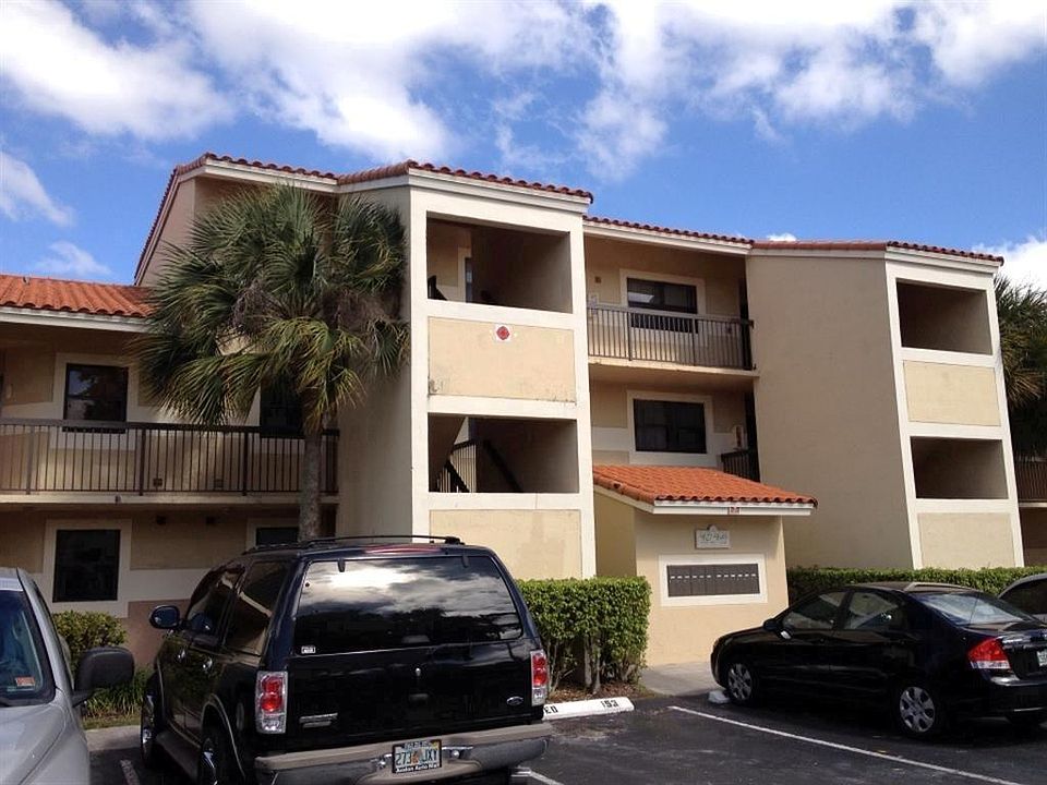 1st image of 9927 Nob Hill Ct