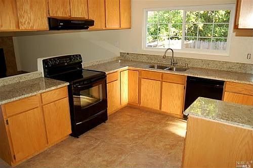 4th image of 645 Hamilton Dr
