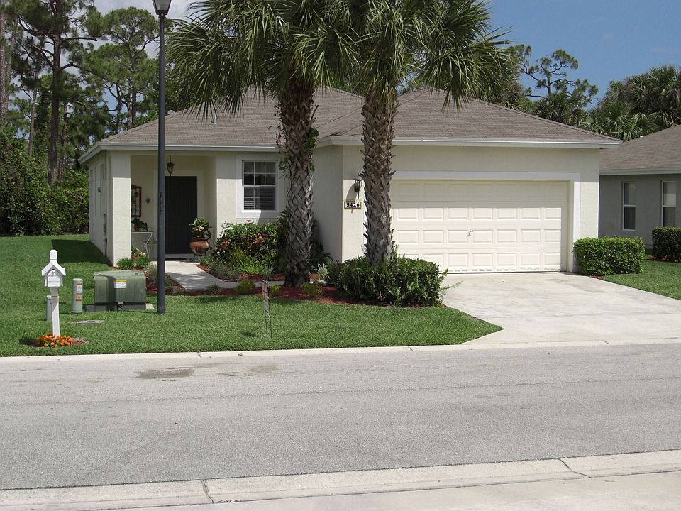 Front (Public Park is behind the house)