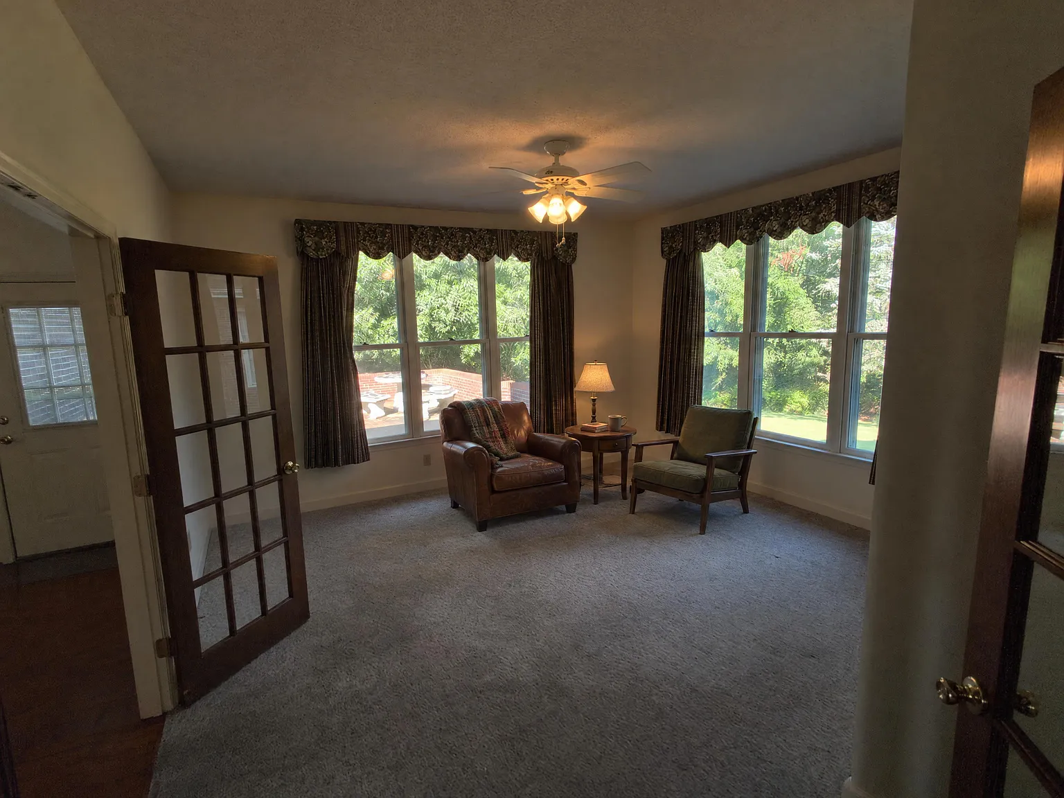 5 bed, 5.5 bath, 6000 sqft, $4,250 — Photo 3
