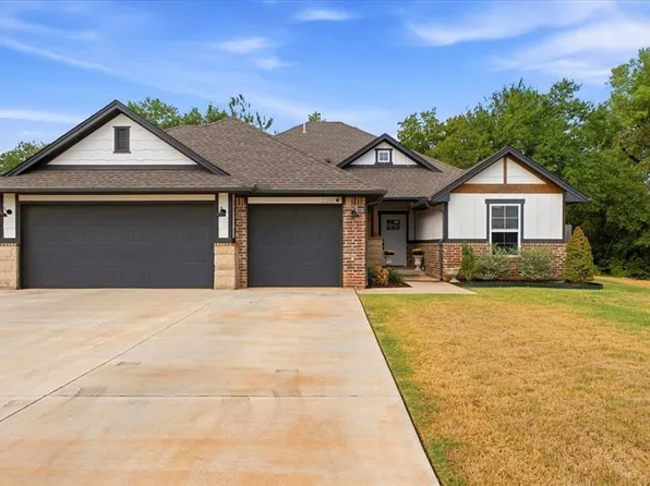 2301 Creekview Dr, Moore, OK 73160