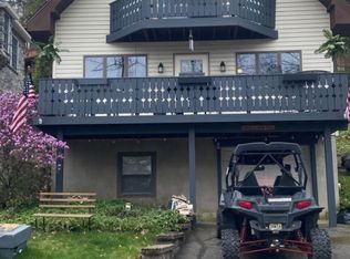 108 Paradise Rd W, Greentown, PA 18426