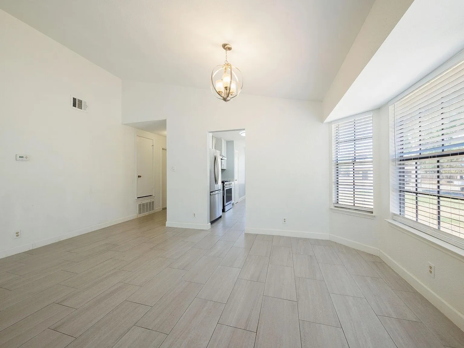 4 bed, 3.0 bath, 1678 sqft, $2,350 — Photo 4