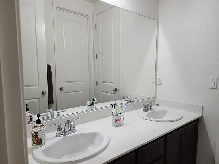 5684 Saratoga Cir — Photo 24