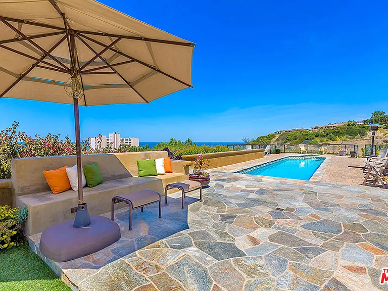 2624 Costebelle Dr — Photo 35