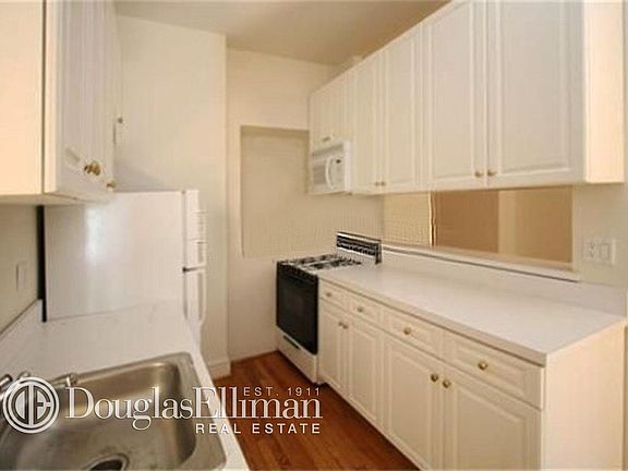 4th image of 121 Madison Ave APT 6B