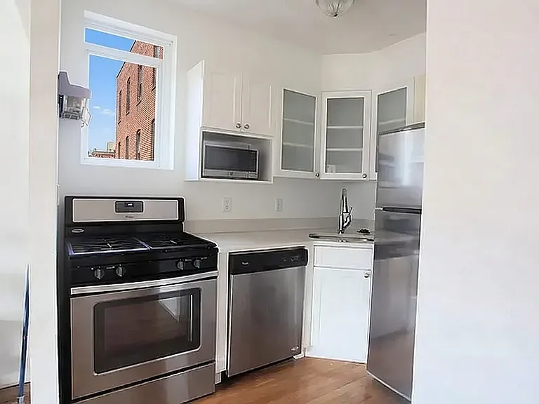 259 Elizabeth St #PHC — Photo 2