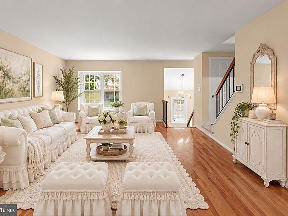 4th image of 7465 Swan Point Way Unit 4-8