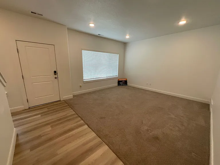 3104 N 1625 E — Photo 4