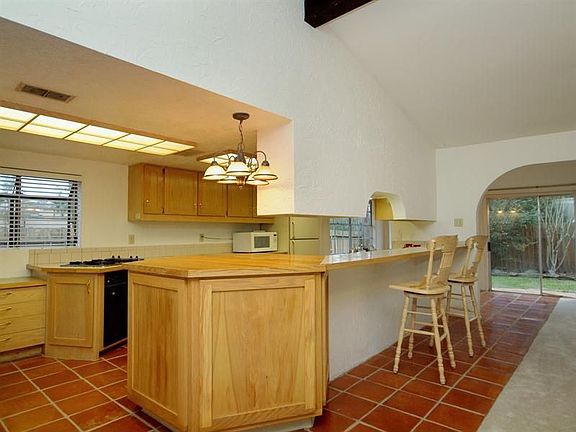 5th image of 3035 Sycamore Springs Dr