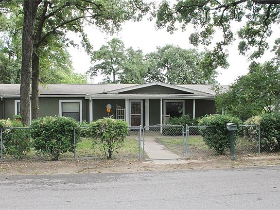 3rd image of 105 Gale Dr