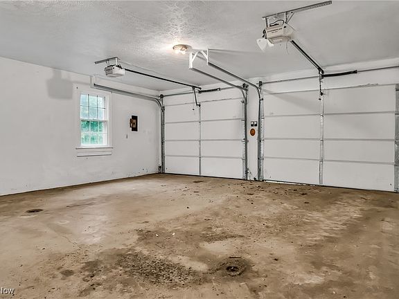 5th image of 5558 Old Orchard Dr