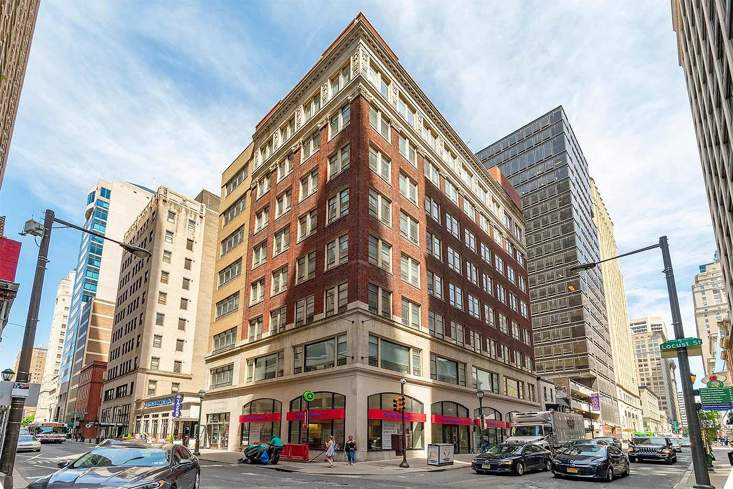 1501 Locust — Photo 1
