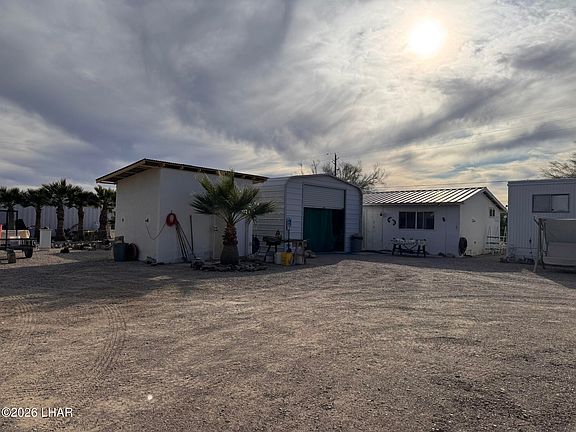 3rd image of 587 W Pyramid St