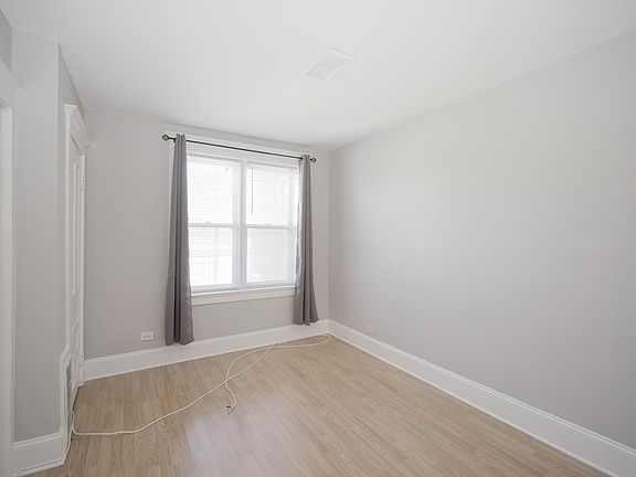 5th image of 002316 W Superior St APT 2E