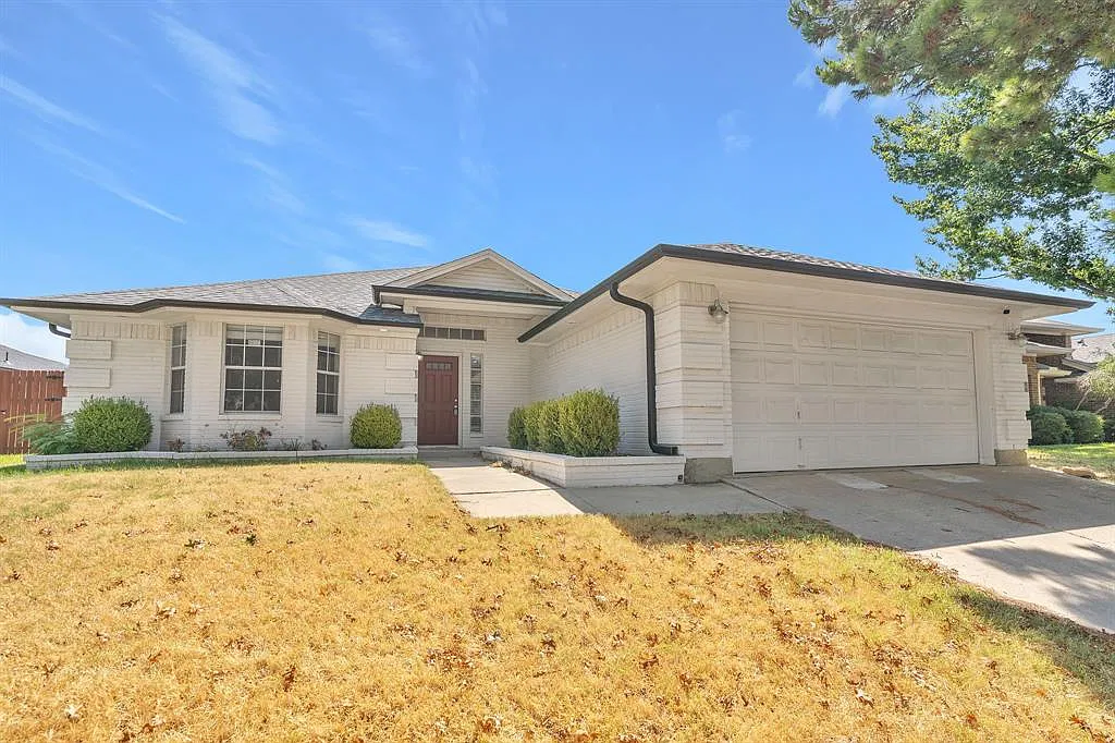 3 bed, 1834 sqft, $2,500 — Photo 1