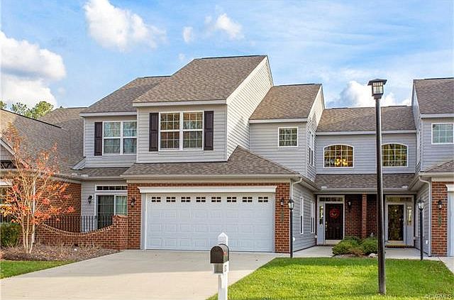 1st image of 832 Fair Port Cir #832