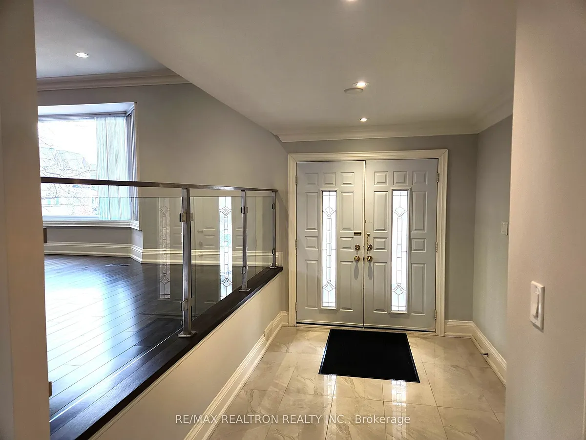 Building Photo - 207 Bayview Fairways Dr
