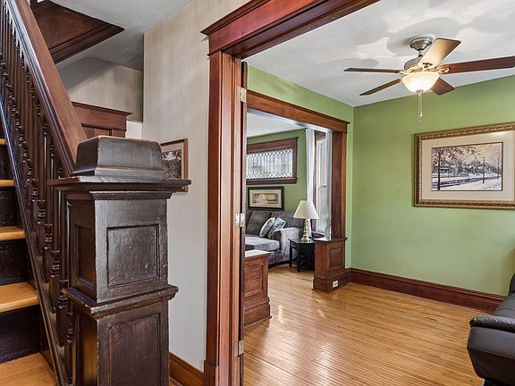 4th image of 420 Daly St