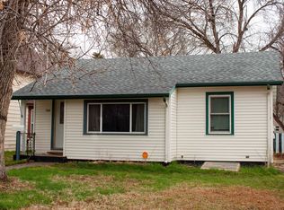 516 10th St NE, Minot, ND 58703