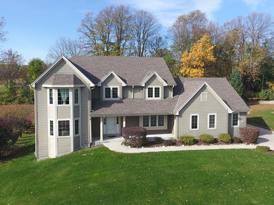 2nd image of W147N9663 Farm Valley Ct