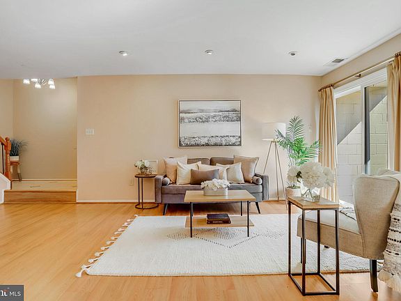 5th image of 3867 El Camino Pl