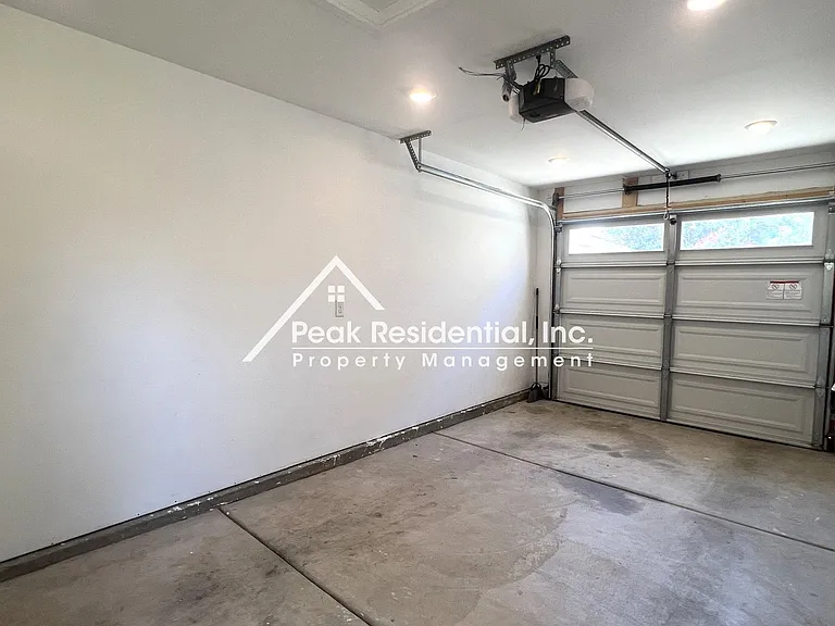 4867 V St — Photo 27
