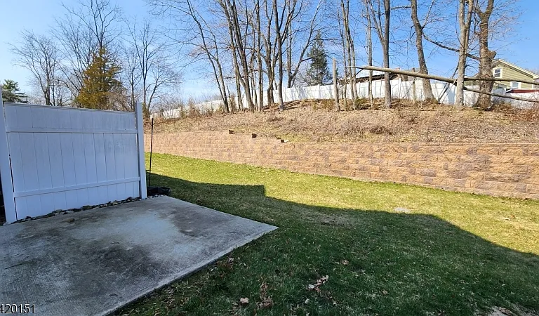4 Joseph Dr — Photo 41