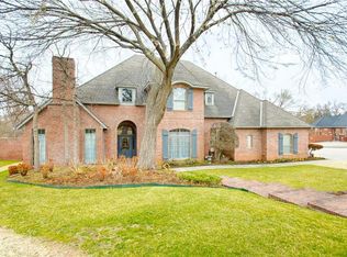 2417 Crossing Dr, Edmond, OK 73013