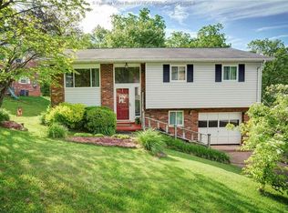 110 Norwood Rd, Nitro, WV 25143