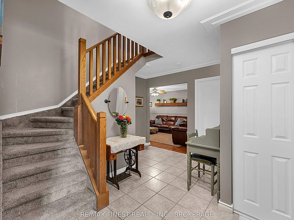 4th image of 99 Beverly St