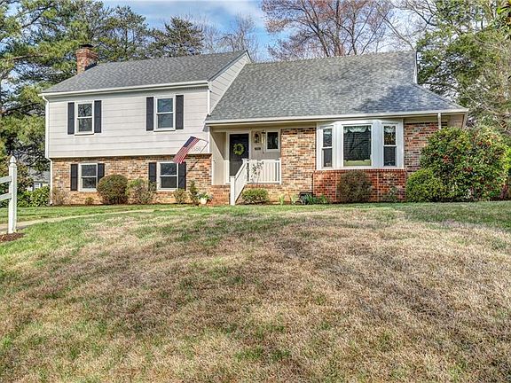 3rd image of 1500 Lochwood Dr