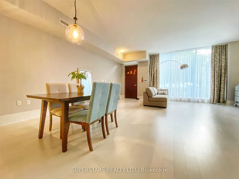 29 Queens Quay E #Townhouse 125 — Photo 13